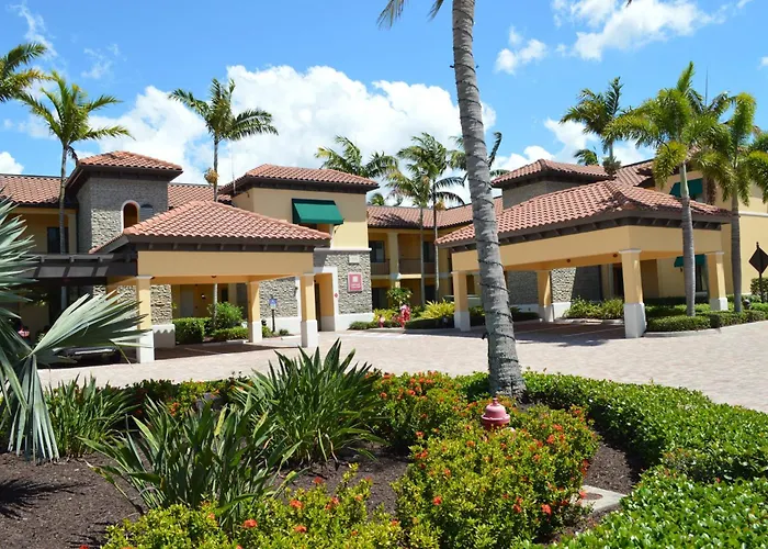 Golf hotel: Naples Bay Resort And Marina